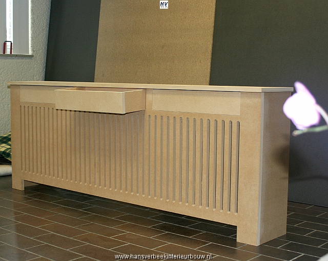 002 Radiatorombouw met 3 laadjes onbehandeld.JPG